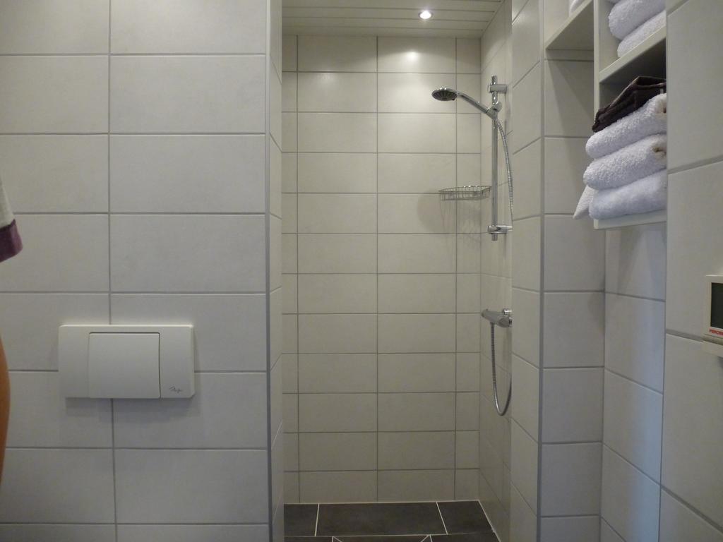 Achter De Beukenboom Bed & Breakfast Роден Екстериор снимка