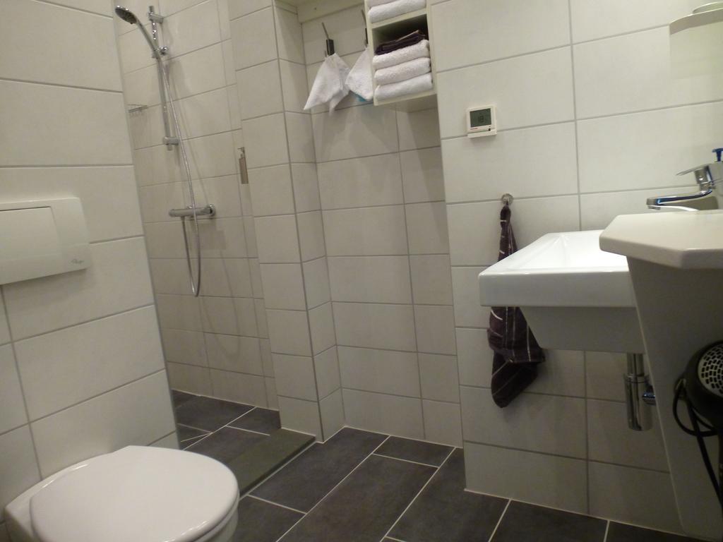 Achter De Beukenboom Bed & Breakfast Роден Стая снимка